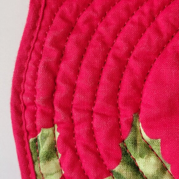 Vtg 80s 90s Y2K Quilted Red Christmas Table Runner With Holly Berry Design - Picture 7 of 10